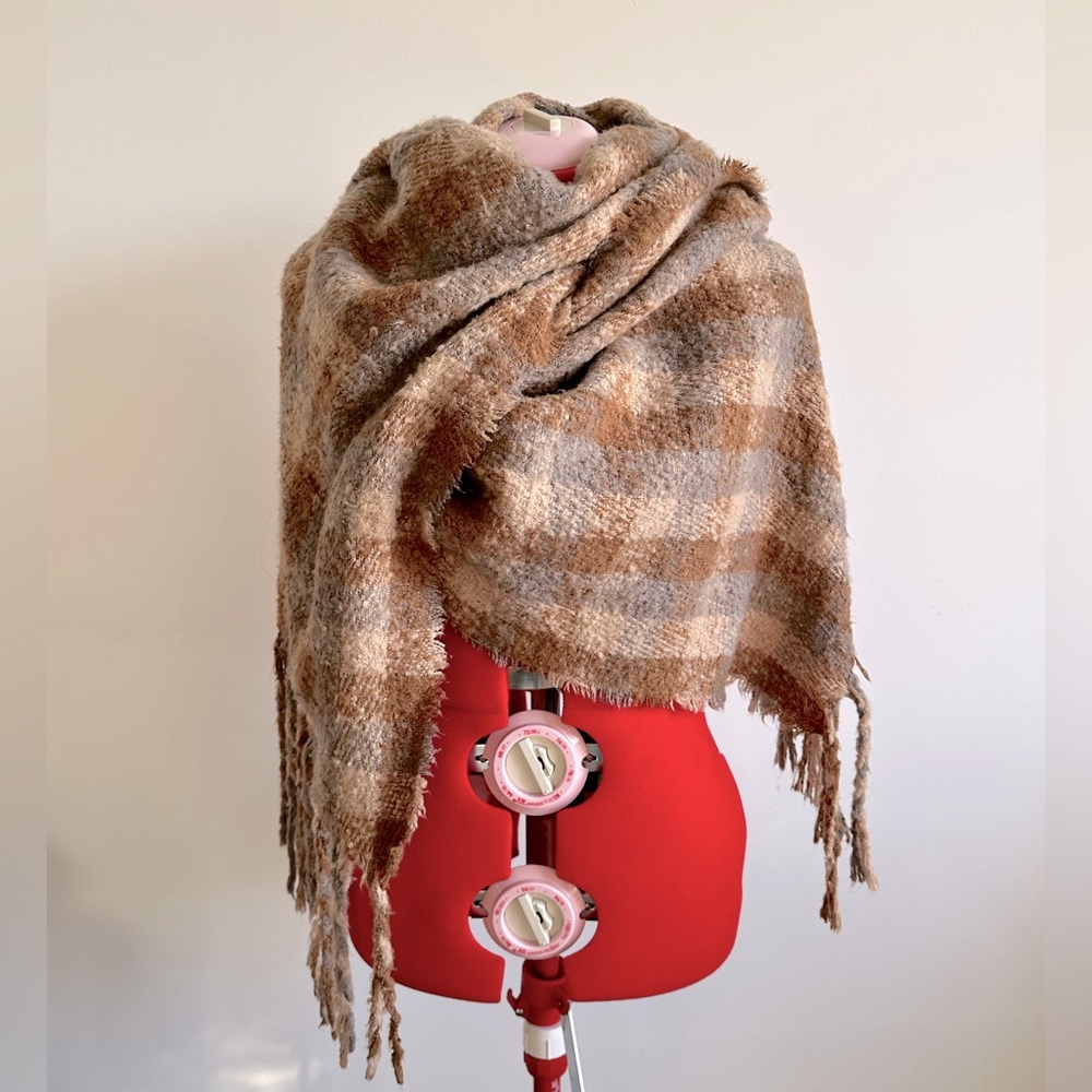 The Latest Scoop - Fluffy Plaid Fringe Scarf